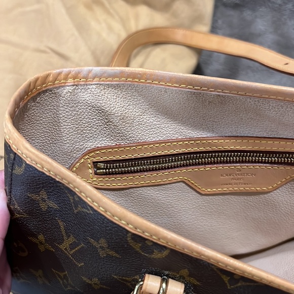 Authentic Louis Vuitton Monogram Bucket GM with pochette and chain - Picture 8 of 13